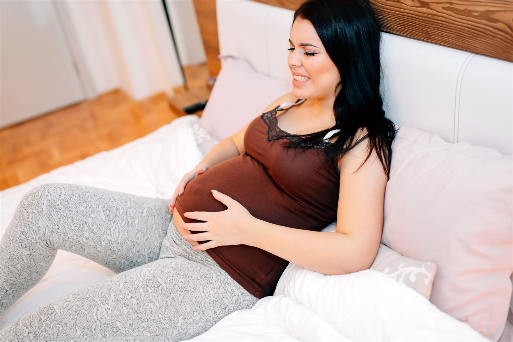 هل فعلاً يسبّب الحمل حموضة المعدة؟